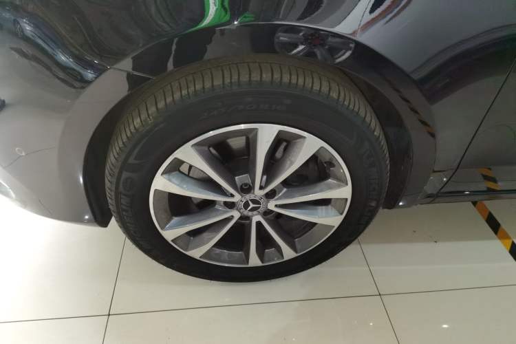 Used Mercedes-Benz V-Class 2021 V 260 Avantgarde Edition
