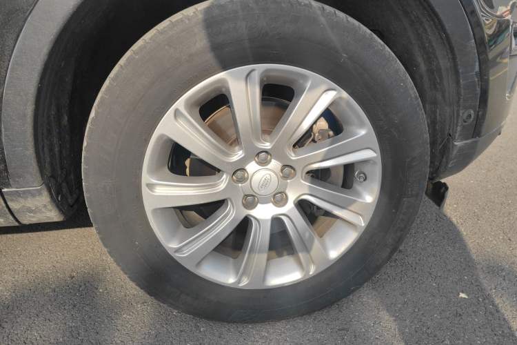 Used Land Rover Discovery Sport 2018 240 PS SE Version