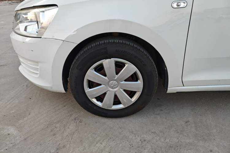 Used Volkswagen Santana 2015 1.6L Manual Fashion Edition
