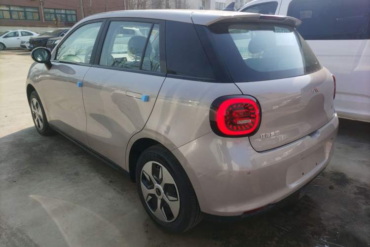 Used  3 2025 330km Freedom Edition
