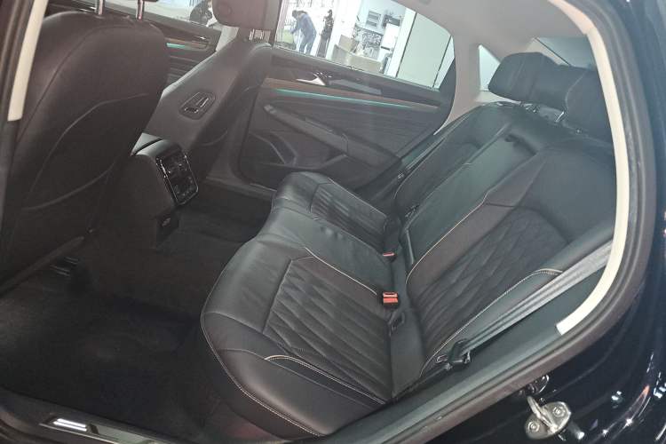 Used Volkswagen Passat 2019 330TSI Luxury Edition China VI Standard