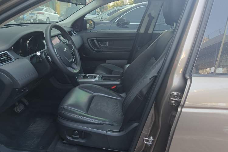 Used Land Rover Discovery Sport 2017 2.0T PURE
