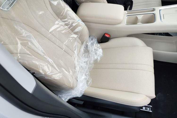 Used Wuling Bingo S 2025 Model 430km Deluxe Edition
