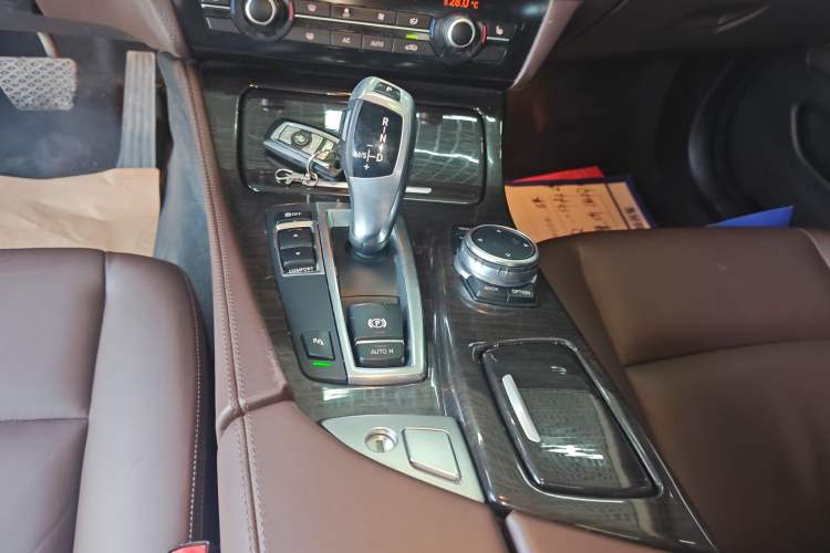 Used BMW 5 Series 2014 525Li Luxury Design Package