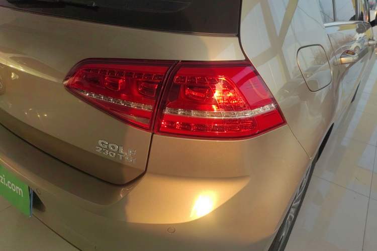 Used Volkswagen Golf 2016 230TSI Automatic Luxury Version
