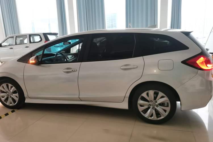 Used Honda Jade 2017 1.8L automatic Comfort version 5 seats