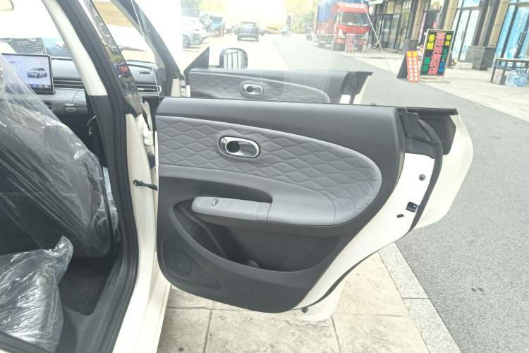 Used Dongfeng NAMMI 01 2024 New Edition 330 Plus Smart+
