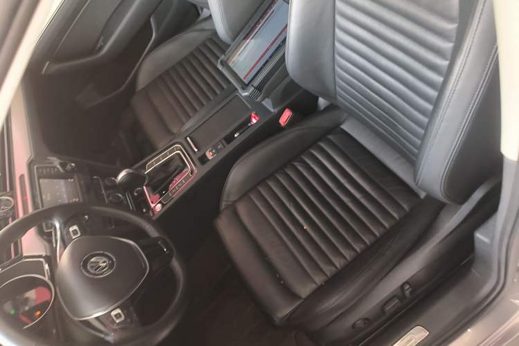 Used Volkswagen Magotan 2017 330TSI DSG Leading Model
