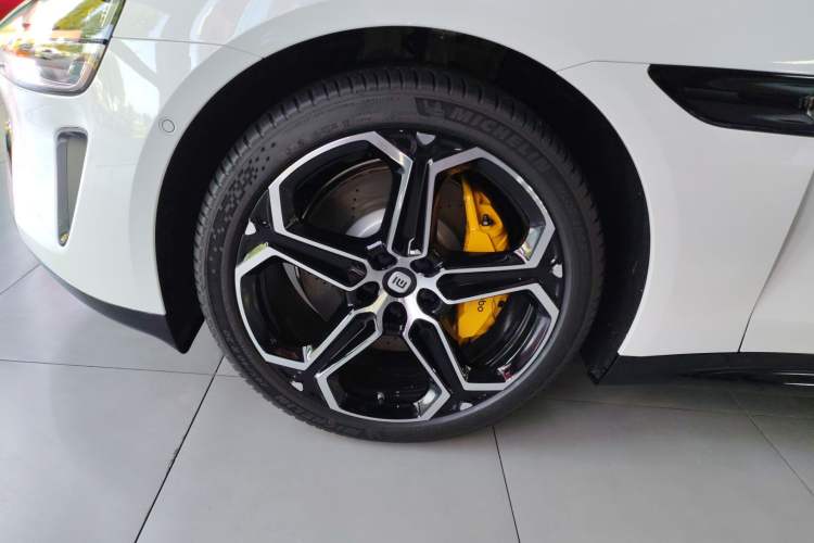 Used  SU7 2024 Rear-Drive Ultra-Long Range Advanced Pro-Level Intelligent Driving Version
