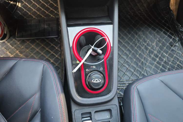 Used Chery Little Ant 2022 Sweet Pink Edition Half-Sugar Version Lithium Iron Phosphate 29.2 kWh 30 kW 301 km
