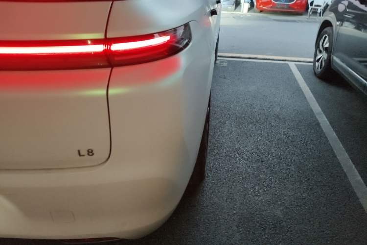 Used Li Auto L8 2023 Pro Model
