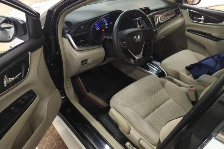 Used Honda Crider 2015 1.8L Automatic Luxury Edition
