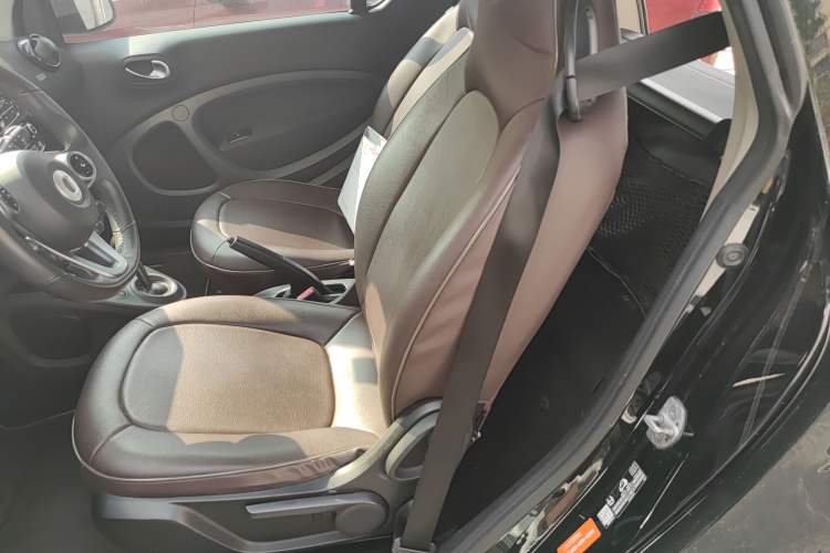 Used  fortwo 2018 0.9T 66kW Hardtop Pioneer Edition China V Emission Standard
