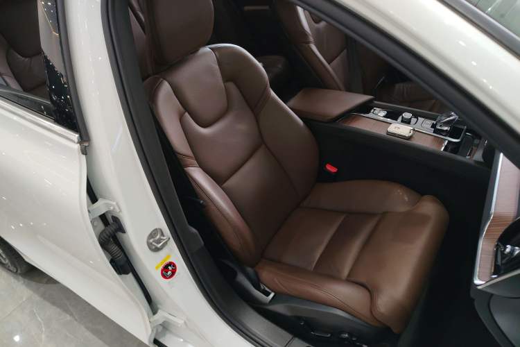 Used Volvo S60 2024 B4 Zhiyuan Luxury Edition