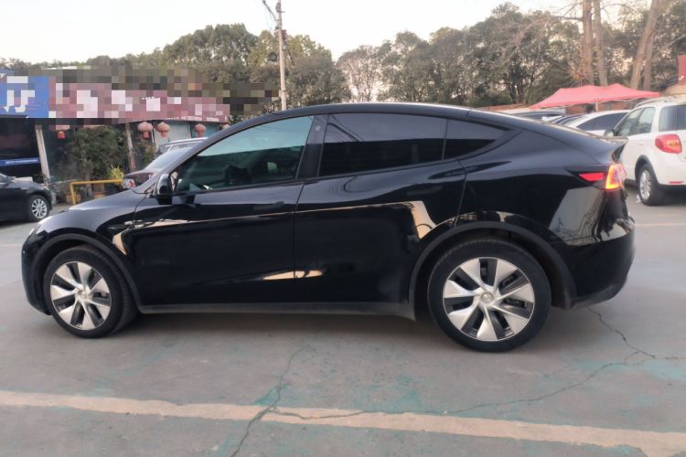 Used Tesla Model Y 2022 Long-Range All-Wheel-Drive Version
