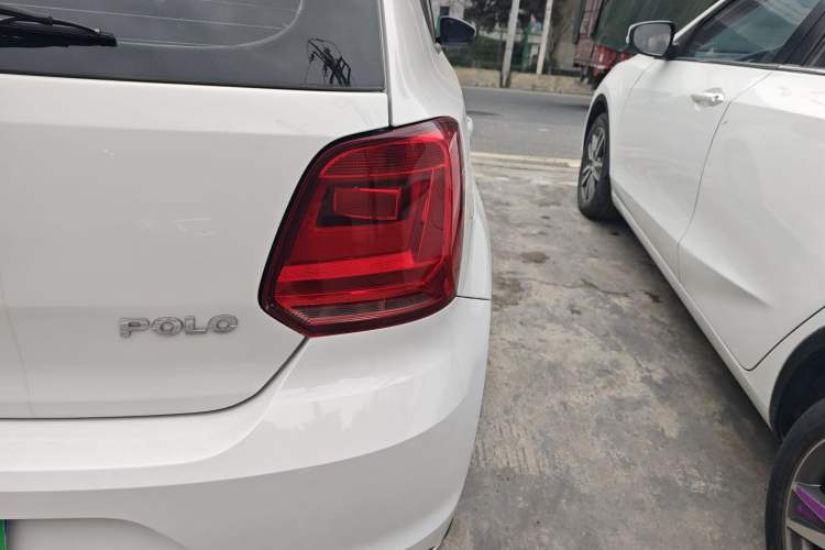 Used Volkswagen Polo 2016 1.4L Manual Fashion Model