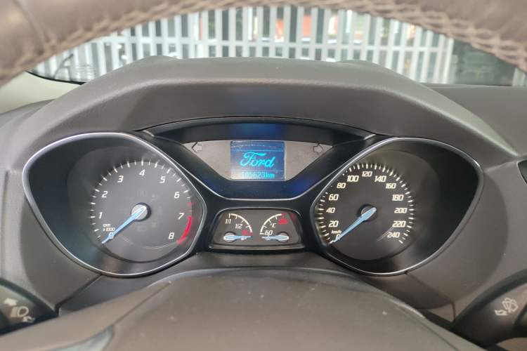 Used Ford Focus 2012 Sedan 1.6L Automatic Fashion Edition