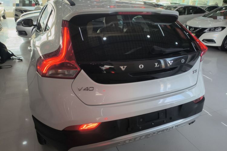 Used Volvo V40 2017 Cross Country T3 Zhiya Edition