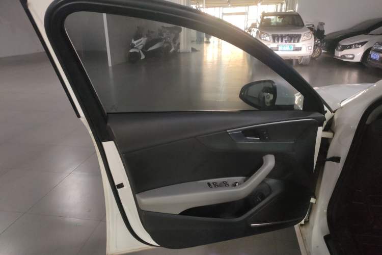 Used Audi A4L 2017 40 TFSI Style Edition
