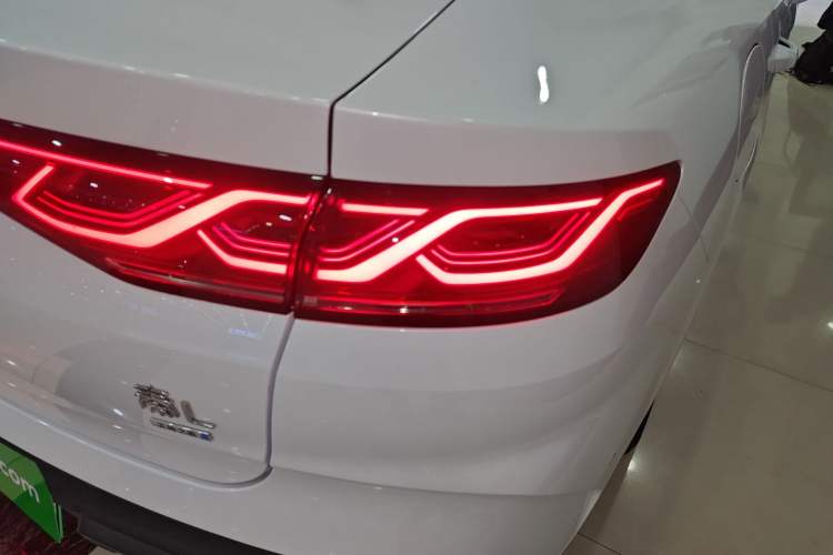 Used BYD Qin L 2025 DM-i Smart Drive 80KM Leading Model
