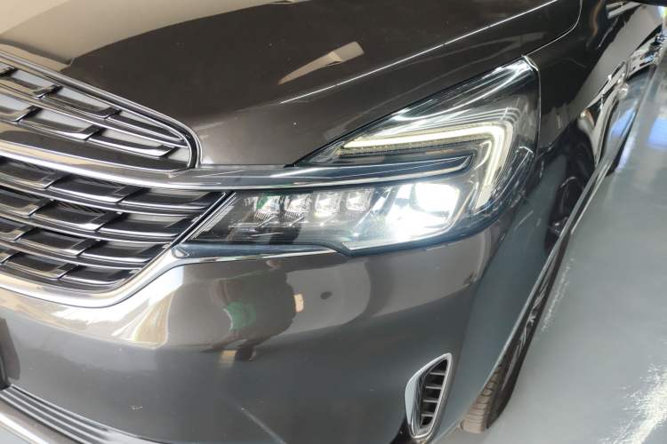 Used Buick GL8 2021 Land Cruiser Executive Class 652T Luxury Model
