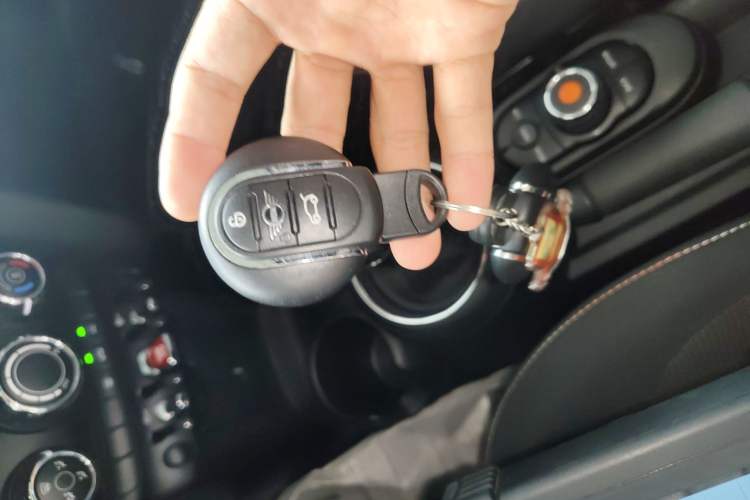 Used  MINI 2019 1.5T ONE PLUS
