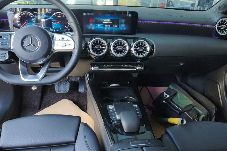 Used Mercedes-Benz A-Class 2022 Restyled A 200 L Sport Sedan Fashion Version
