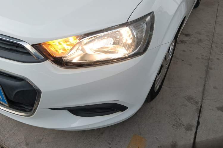 Used Chevrolet Aveo Sonic 2014 Sedan 1.4SL MT Comfort Edition
