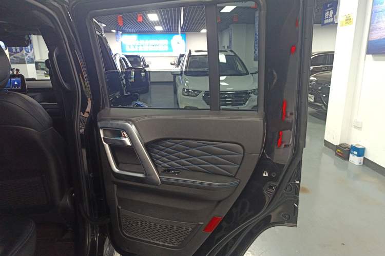 Used Beijing Auto BJ40 2023 2.0T Automatic Four-Wheel Drive Urban Hunter Edition Chivalrous Type
