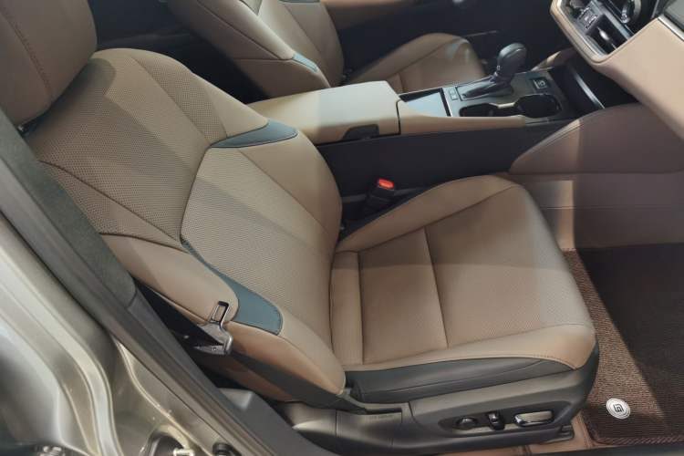 Used Lexus ES 2025 300h Deluxe Edition