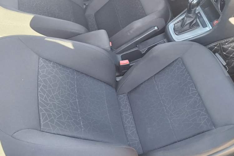 Used Volkswagen Lavida 2013 Revised Classic 1.6L Automatic Fashion Edition