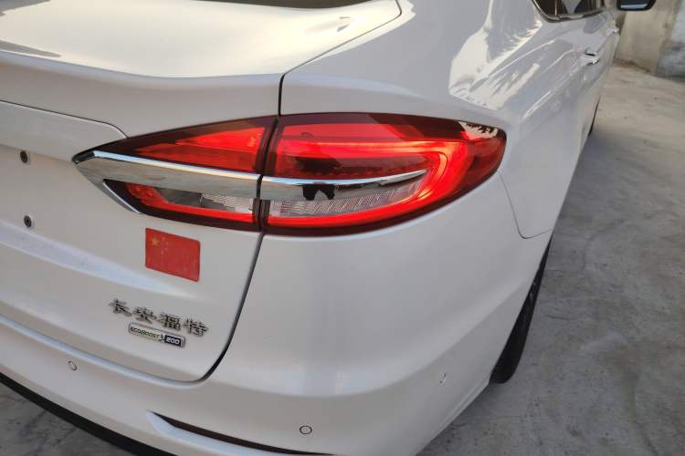 Used Ford Mondeo 2018 EcoBoost 200 Smart Control Luxury Model China VI Standard
