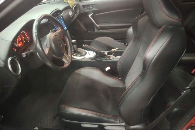 Used Toyota 86 2013 2.0L Automatic Luxury Version
