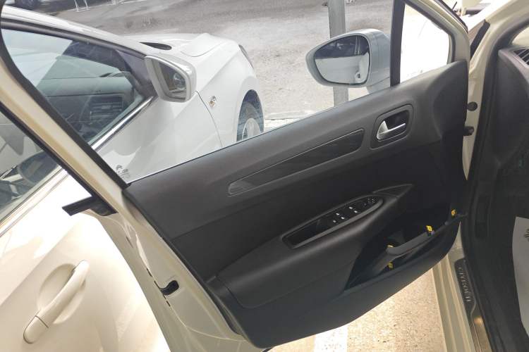 Used Citroen C4 Sega 2016 1.6THP Automatic Flagship Model
