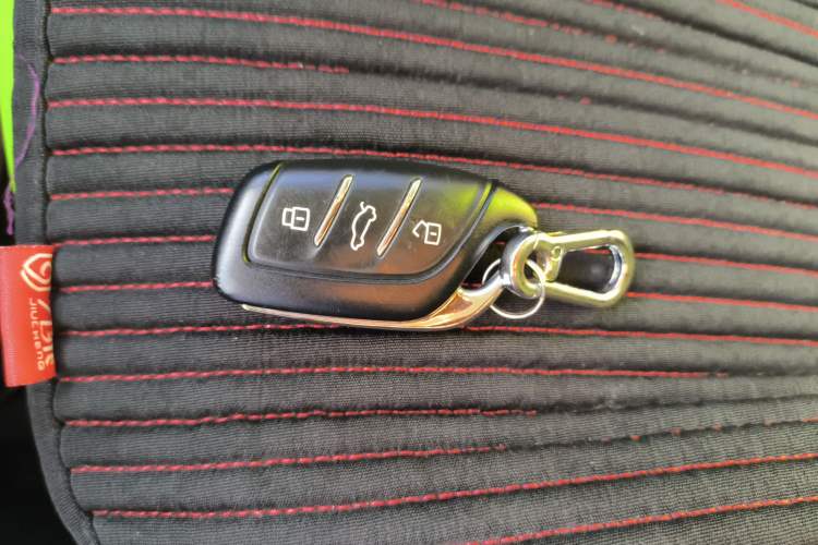 Used Roewe Clever 2021 302 km New Four-Seater Super-Efficient Version