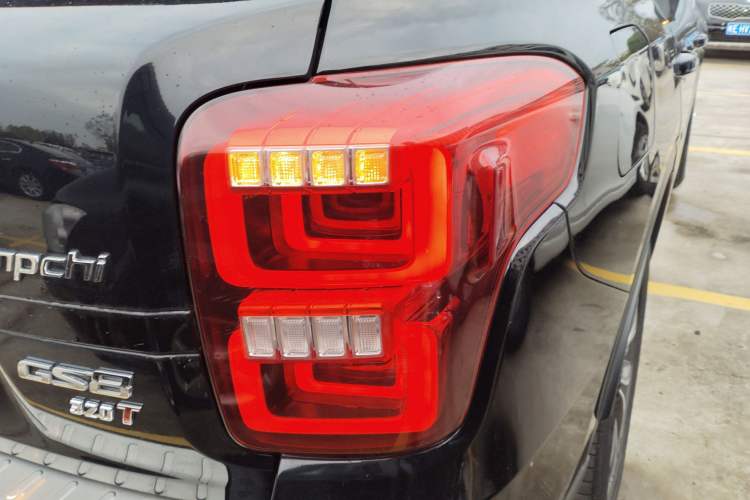 Used GAC Trumpchi GS8 2017 320T Two-Wheel Drive Luxury Smart Connectivity Version (7 Seats)
