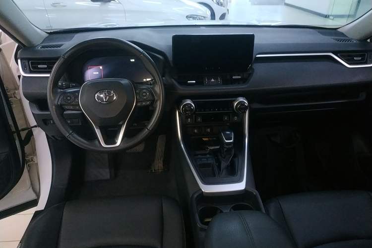 Used Toyota RAV4 2023 2.0L CVT Two-Wheel Drive 20th Anniversary Platinum Edition
