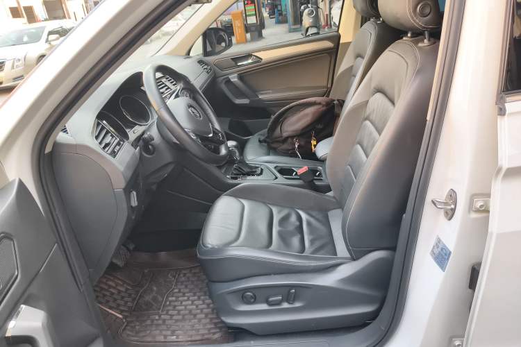 Used Volkswagen Tiguan L 2019 330TSI Automatic Two-Wheel Drive Panoramic Comfort Edition China VI Standard
