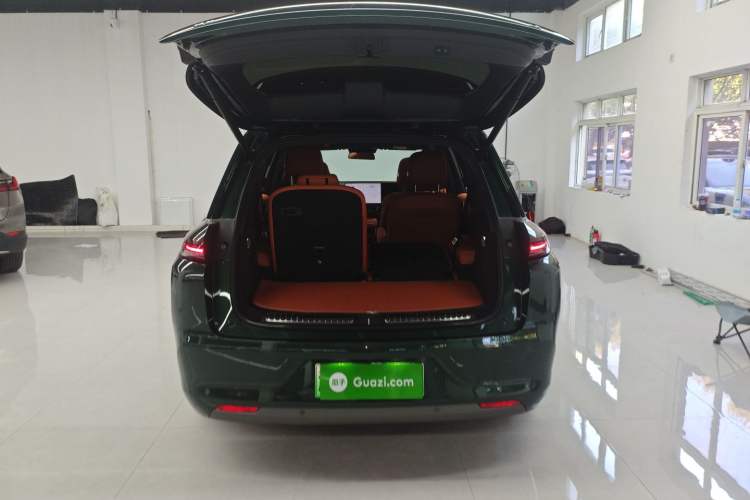 Used Li Auto L8 2025 Max Smart Refresh Edition
