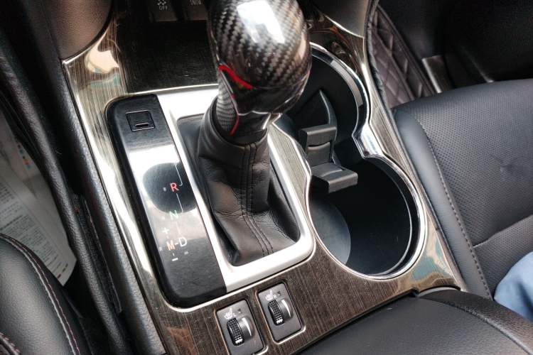 Used Toyota Highlander 2018 2.0T Four-Wheel Drive Prestige Version 7 Seats China VI Standard
