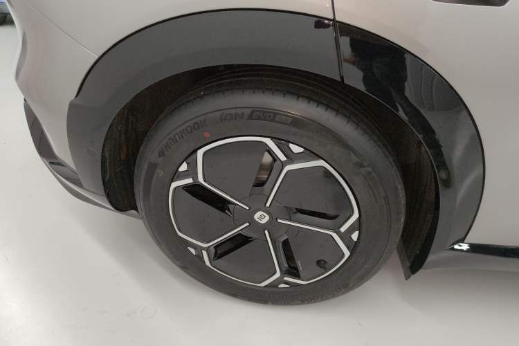 Used  YU7 2025 Ultra-Long Range All-Wheel Drive Pro Version