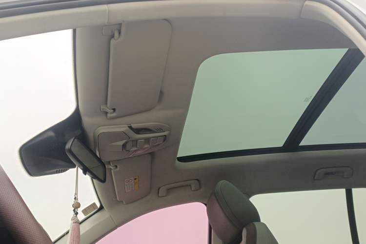 Used Baojun RS-5 2019 1.5T CVT Intelligent Driving Flagship Version China VI Emission Standard
