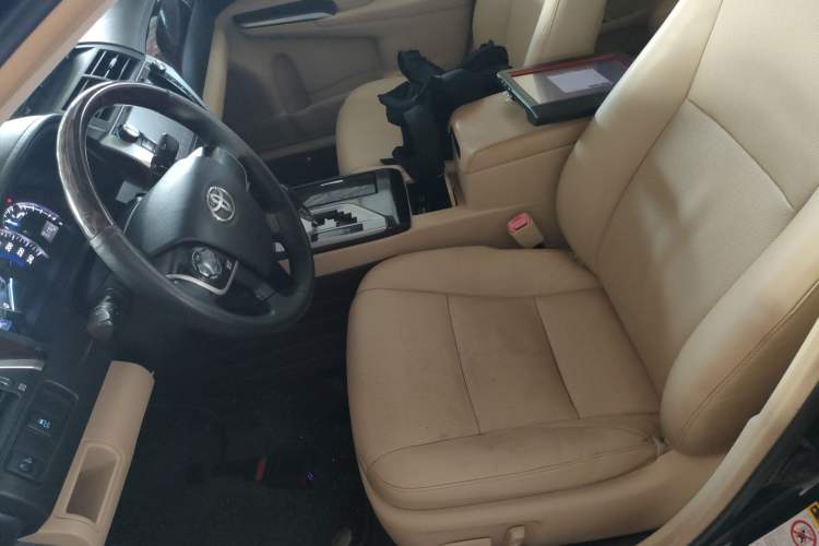 Used Toyota Camry 2015 2.0G Premier Edition
