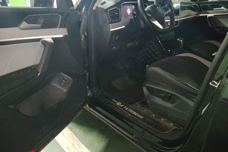 Used Volkswagen Tayron 2023 280TSI Two-Wheel-Drive Luxury Plus Advanced Version
