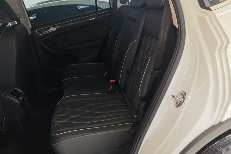 Used Volkswagen Tiguan L 2024 300TSI Automatic Two-Wheel Drive Smart Edition
