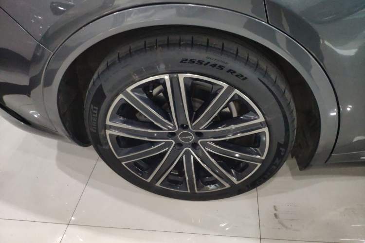 Used Hima Luxeed R7 2024 All-Electric 667 km Max
