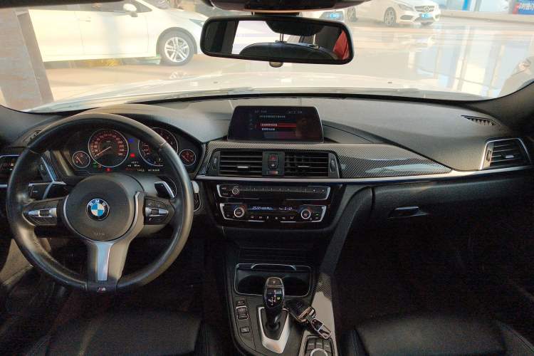 TDK.VehicleDetails.img