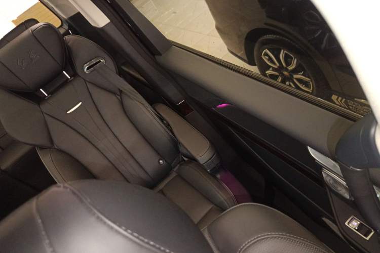 Used Hongqi HQ9 2023 2.0T Smart Connect Flagship Edition
