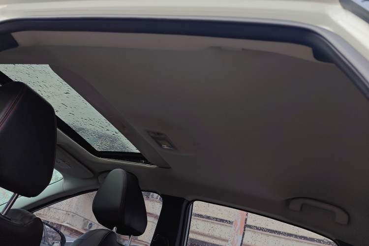 Used Venucia D60 2018 1.6L CVT Smart Connect Elite Edition