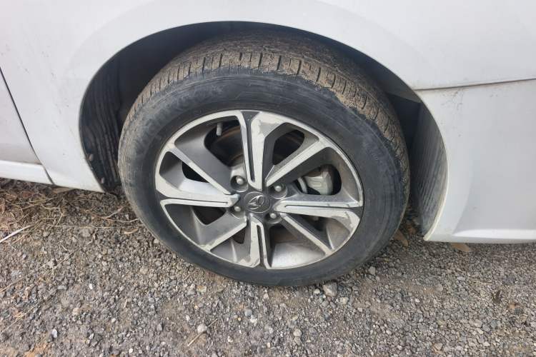 Used  300E 2017 Standard Model